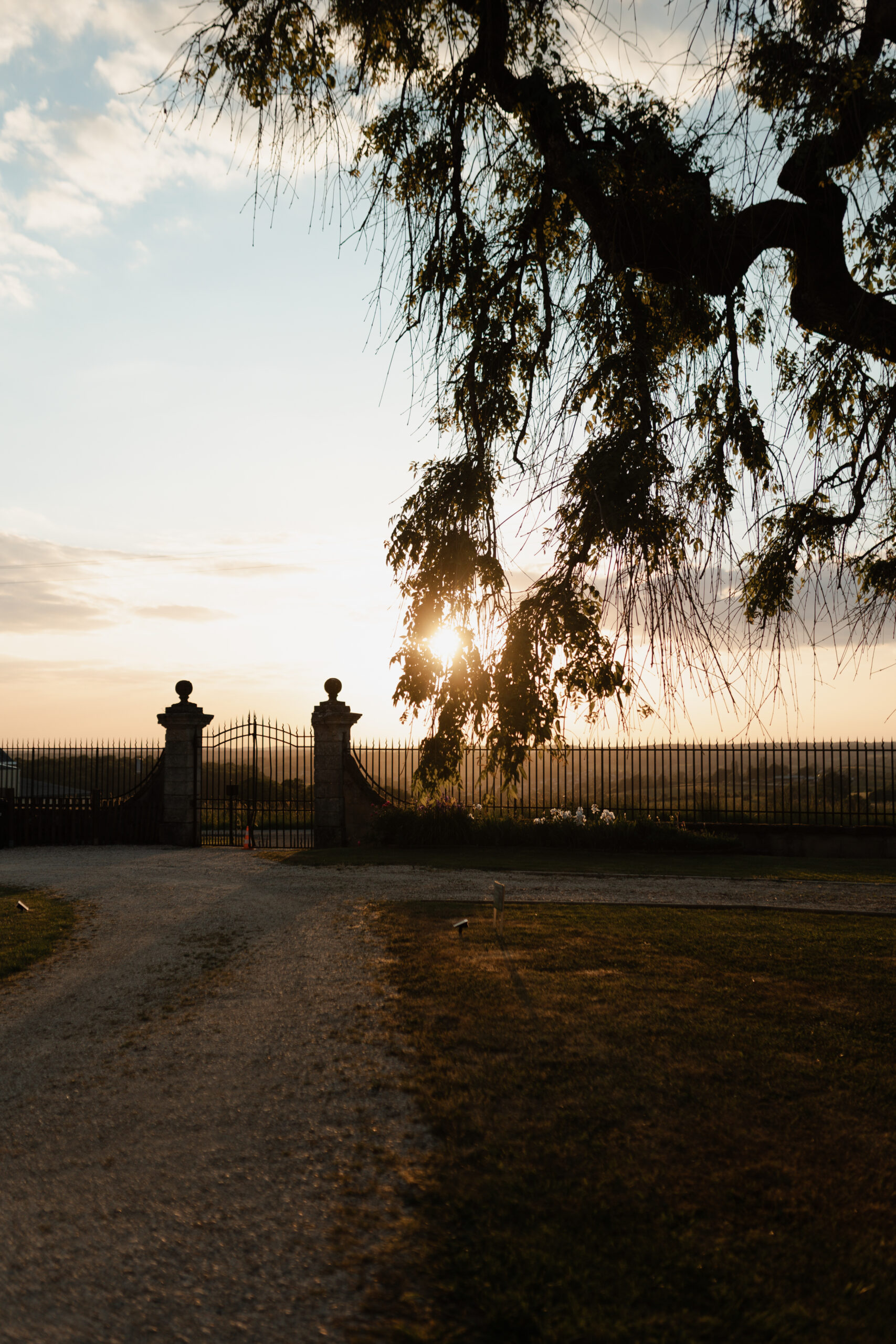 Coucher de soleil sur la vallée des Ardennes, vue depuis le parc du Château de Montaubois.