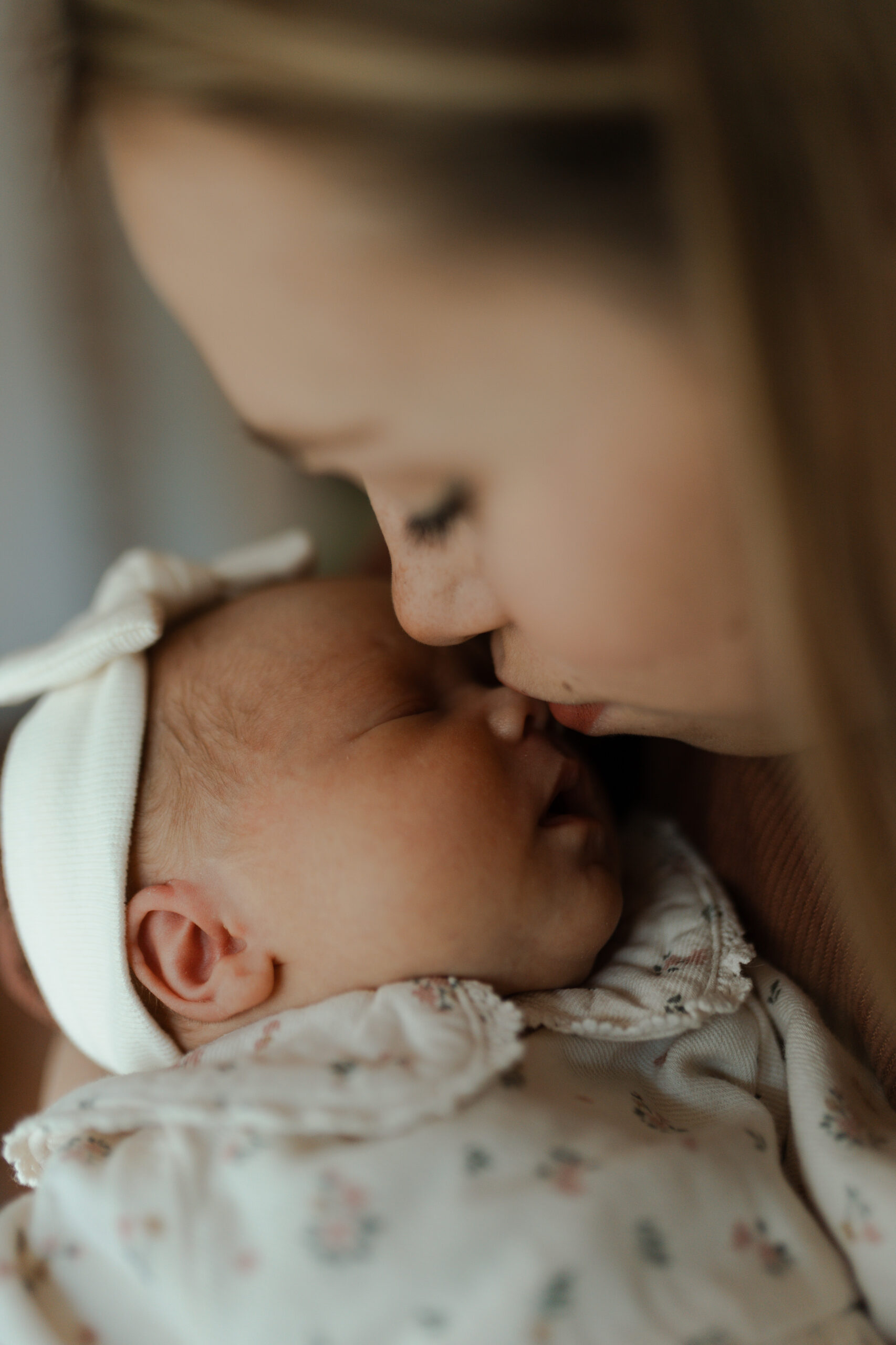 De l&rsquo;attente à la rencontre : Une séance photo grossesse et naissance à domicile près de Reims